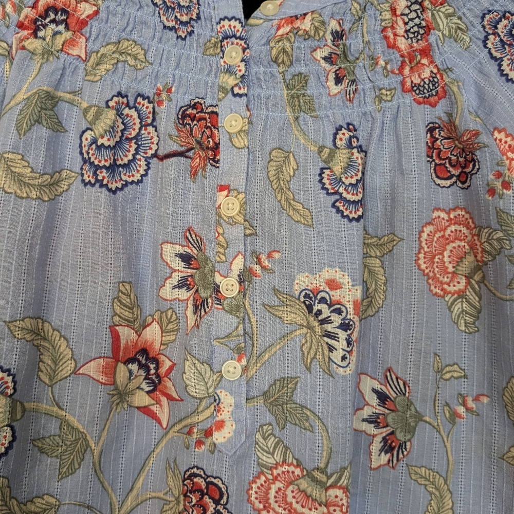 LOFT Floral Smocked Button Top, Sz. MEDIUM - Picture 8 of 9